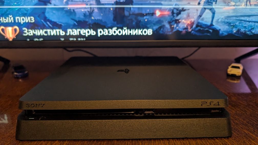 PS4 SLIM 500 Gb +3 геймпади та 5 ігор