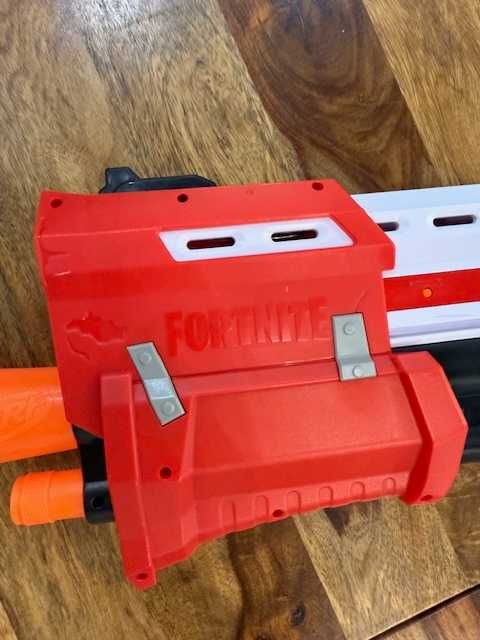 Nerf FORTNITE Bossmerg-12 pistolet