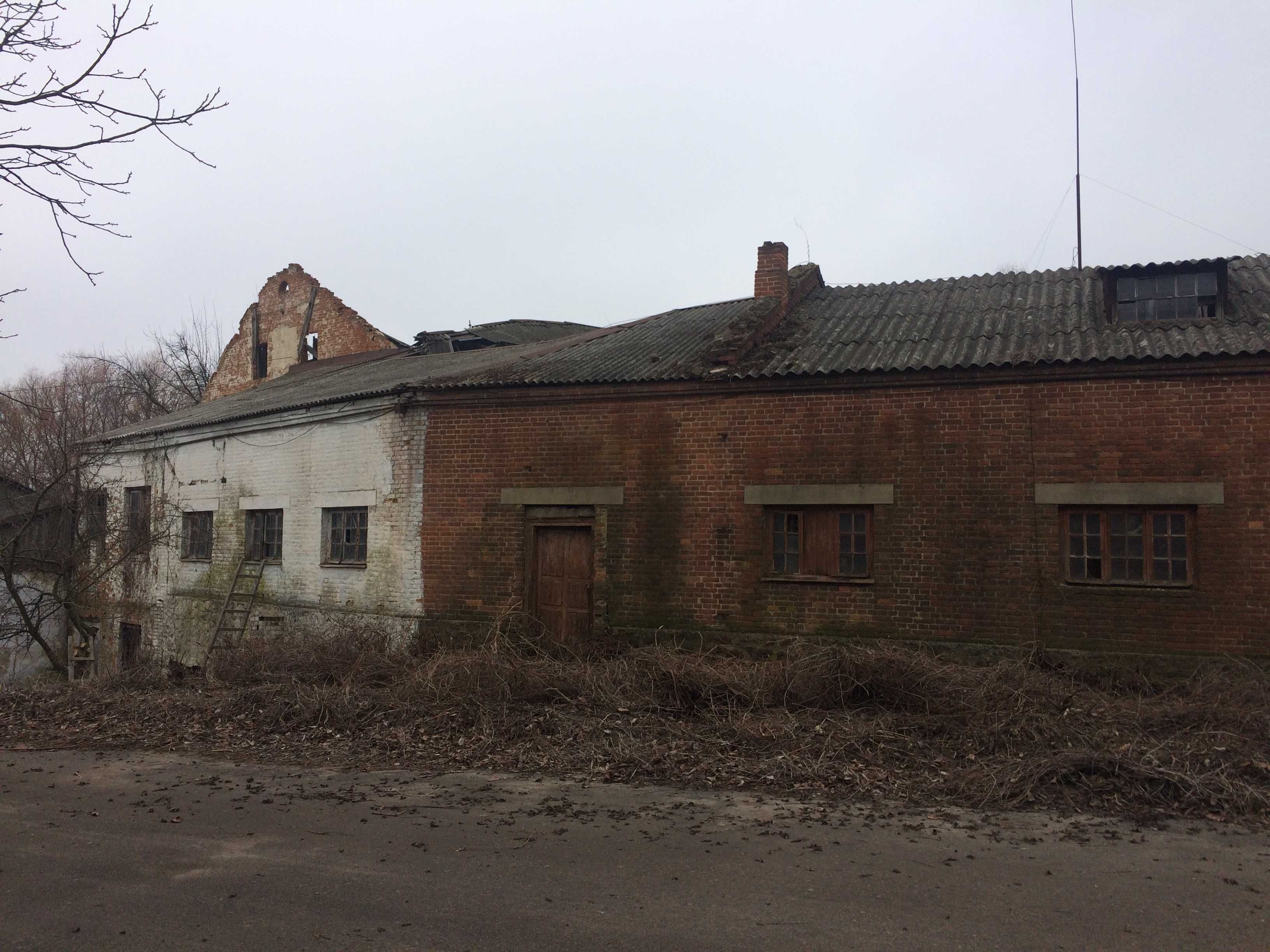 Продається завод в м.Тульчин, 1974 м2, земельна ділянка
