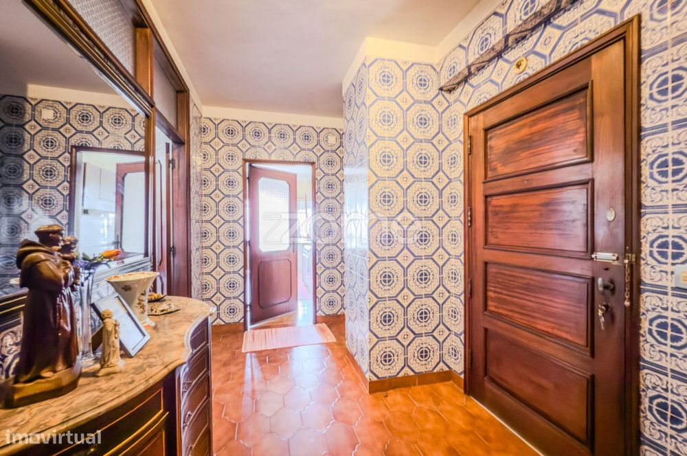 Apartamento T4 com lugar de garagem - Rua 33 - Espinho