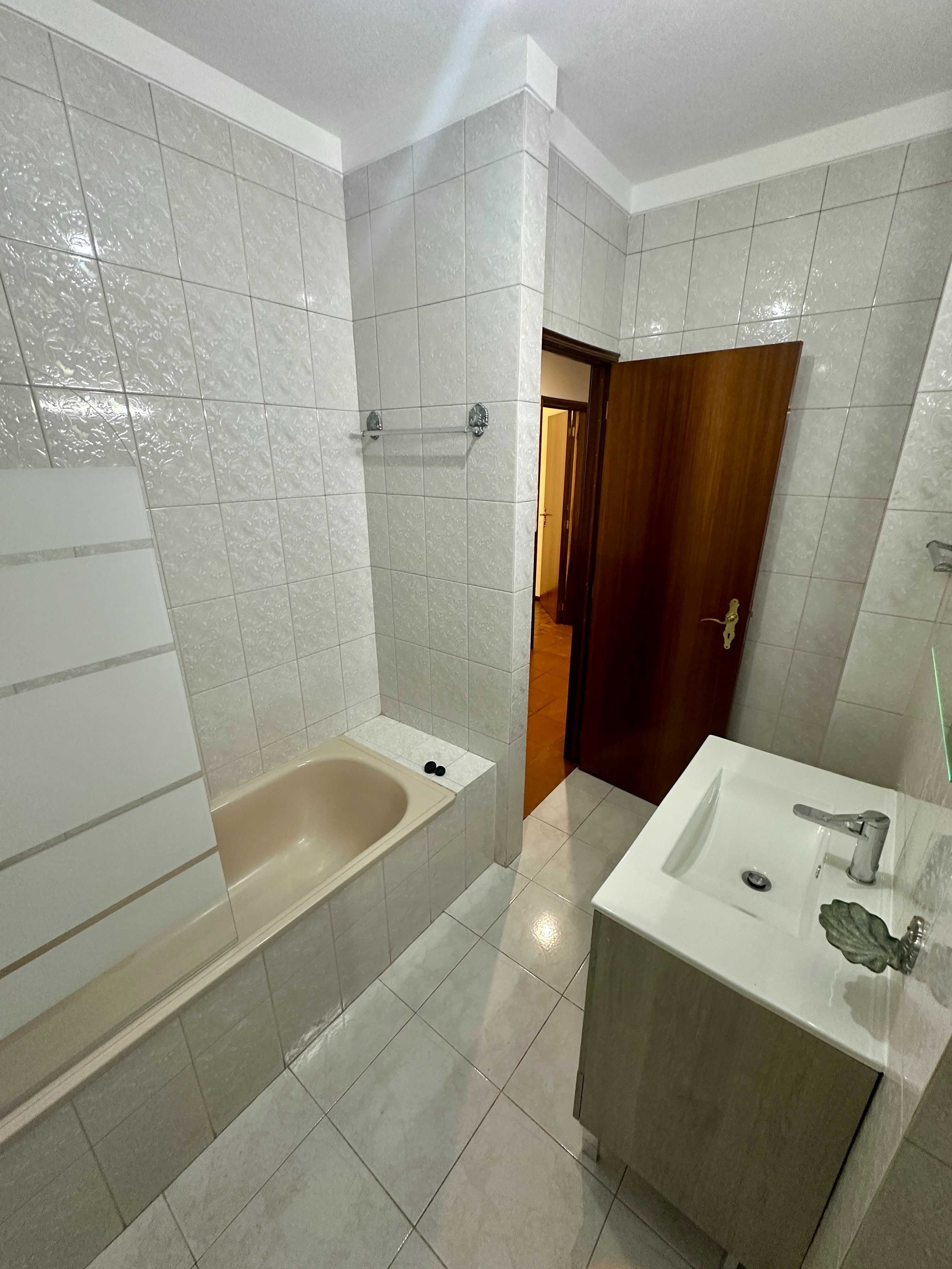 Apartamento T2 à venda na Rua Alexandre Herculano