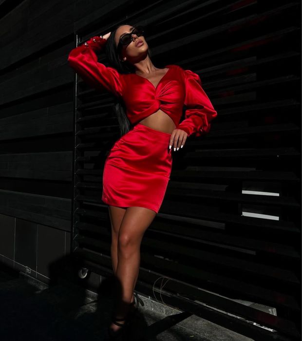 Атласна сукня