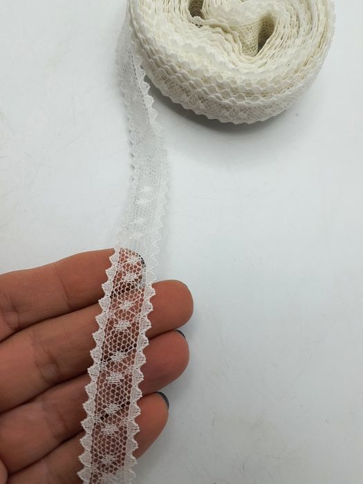 Koronka biała kupon 10 m.x 1,50 cm.