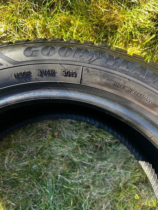Opony zimowe 205 55 R16 Goodyear