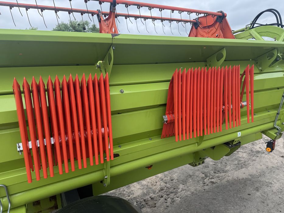Продам жатку Claas V1050