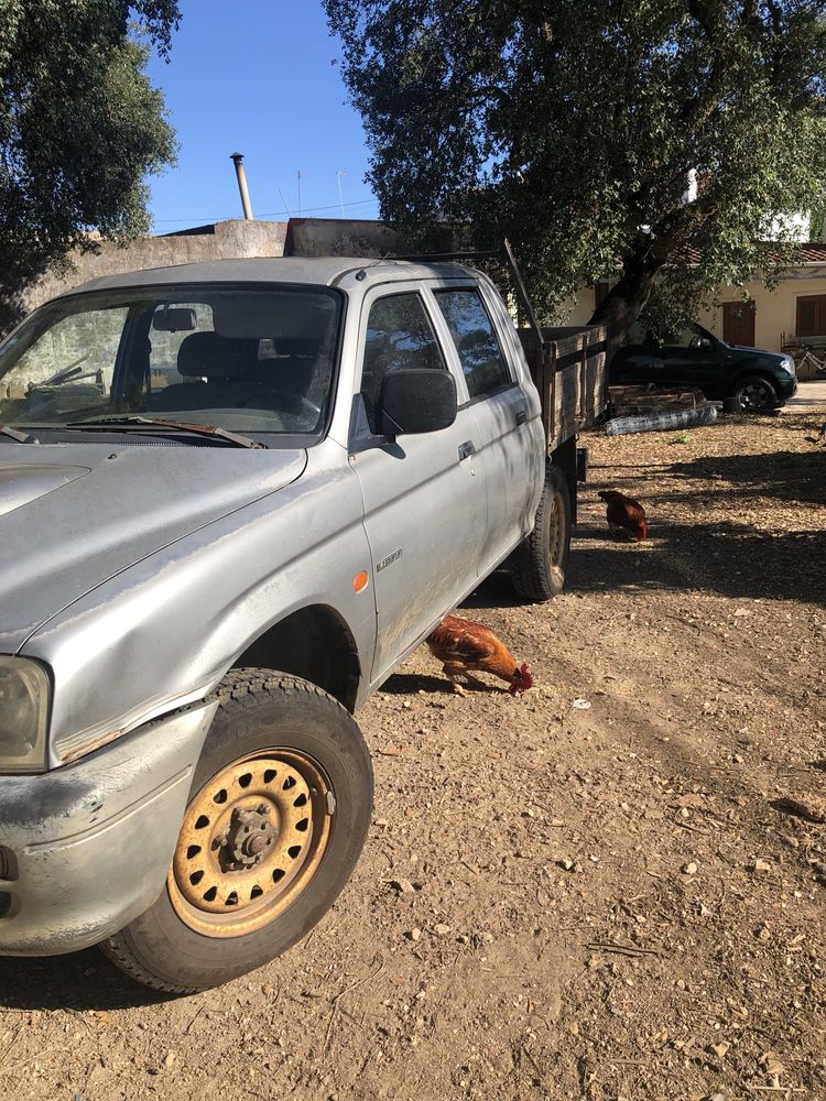 Carrinha Mitsubishi L200 550.000km