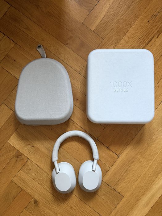 Sony WH-1000XM5 platynowo-srebrne stan bardzo dobry