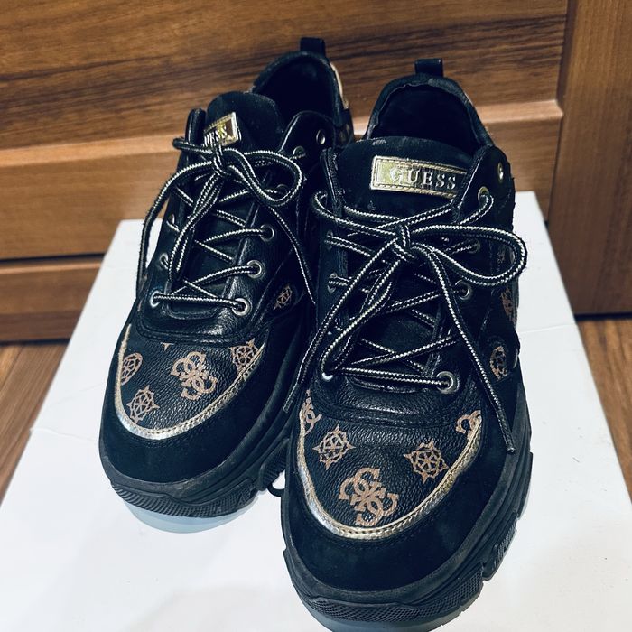 Snakersy adidasy Guess