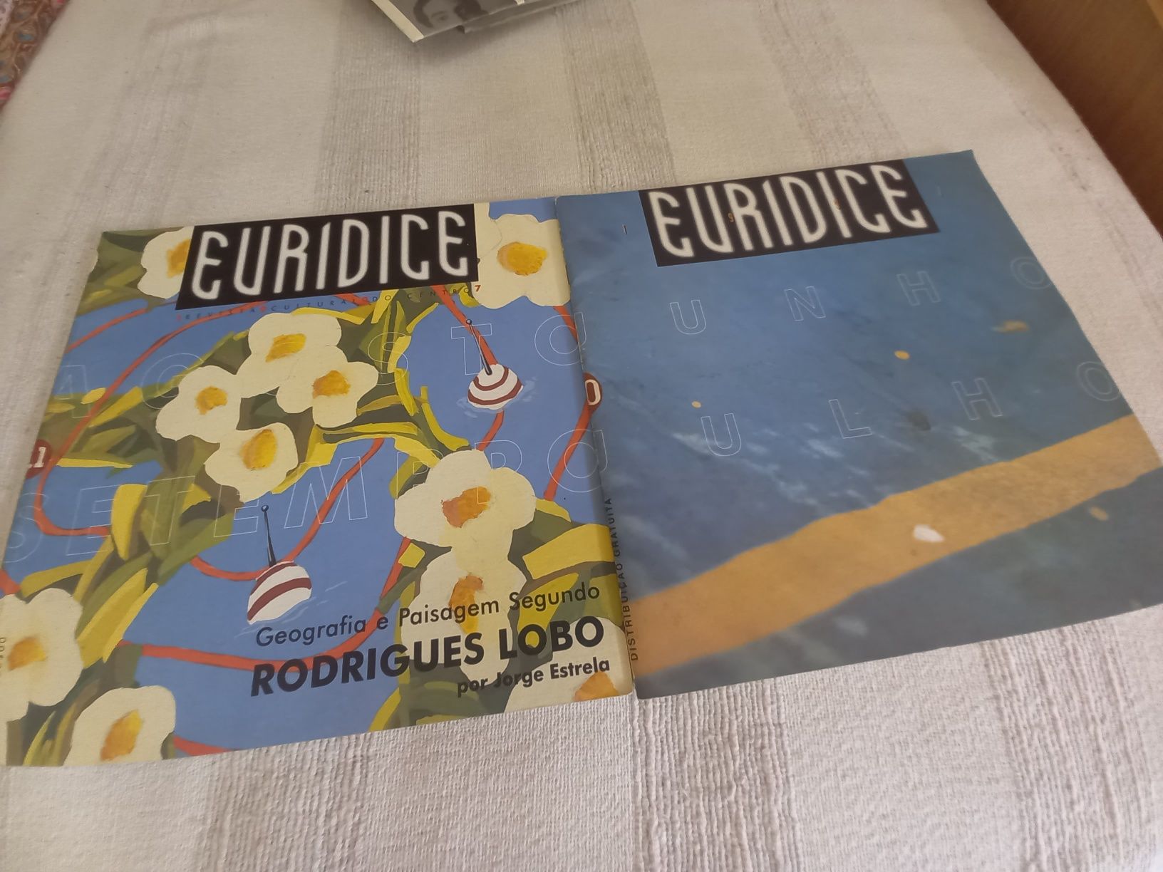 Dois números de revista Euriduce anos 90 em Leiria