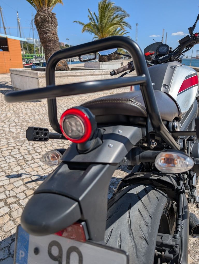 Yamaha XSR 900 como novo