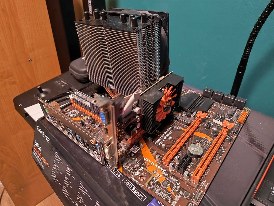 Mocny zestaw: Intel Xeon E5-2678 V3 + 32 GB RAM + Atermiter X99 ATX