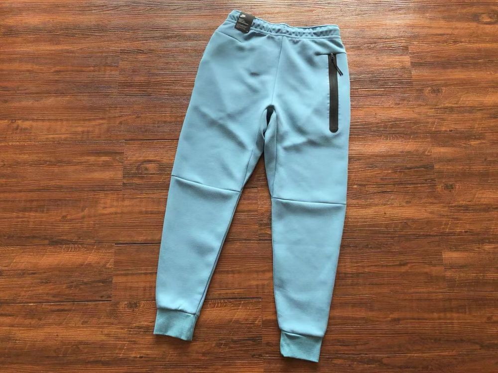 Dres nike tech fleece r L kolor niebiesko bialy komplet bluza spodnie