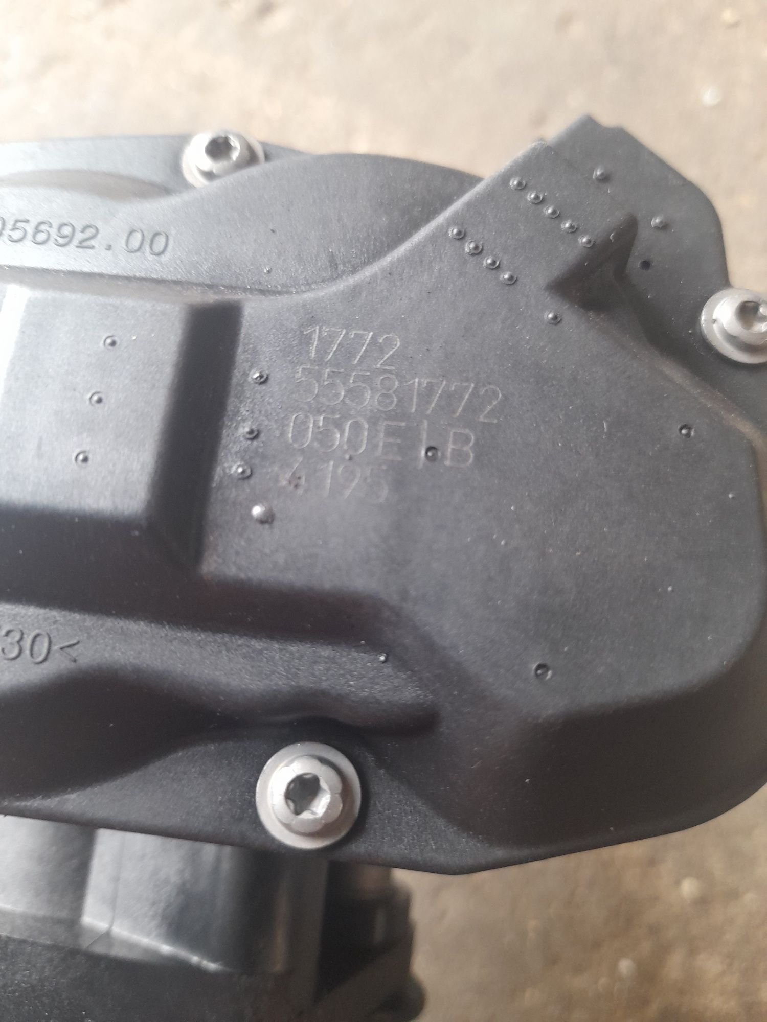 Kolektor ssący przepustnica Opel Corsa E 14-19 1.3 cdti