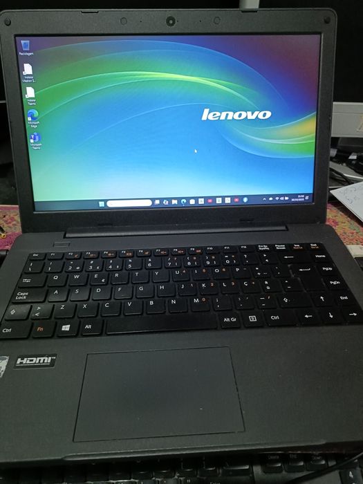 Vendo portátil Lenovo com problemas no teclado i3 10 geração