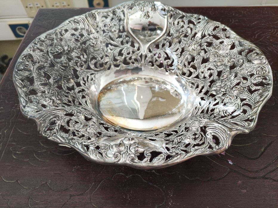 Conjunto de duas peças decorativas em metal