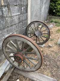 Rodas de carroça com eixo