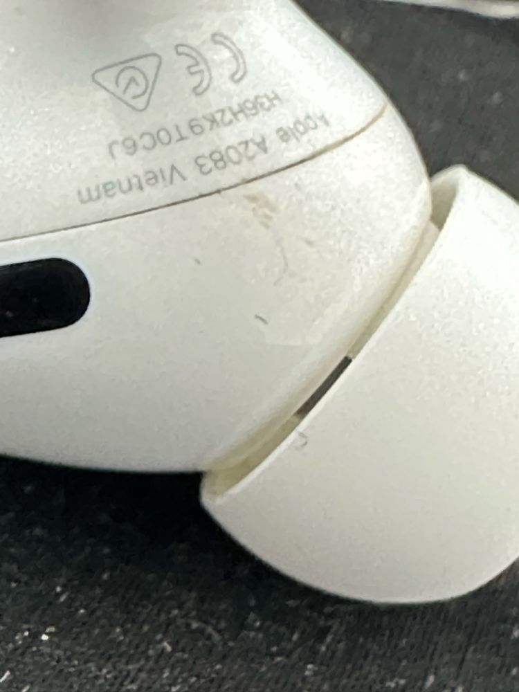 ORYGINALNE APPLE AirPods Pro z etui ładującym MagSafe MLWK3ZM/A