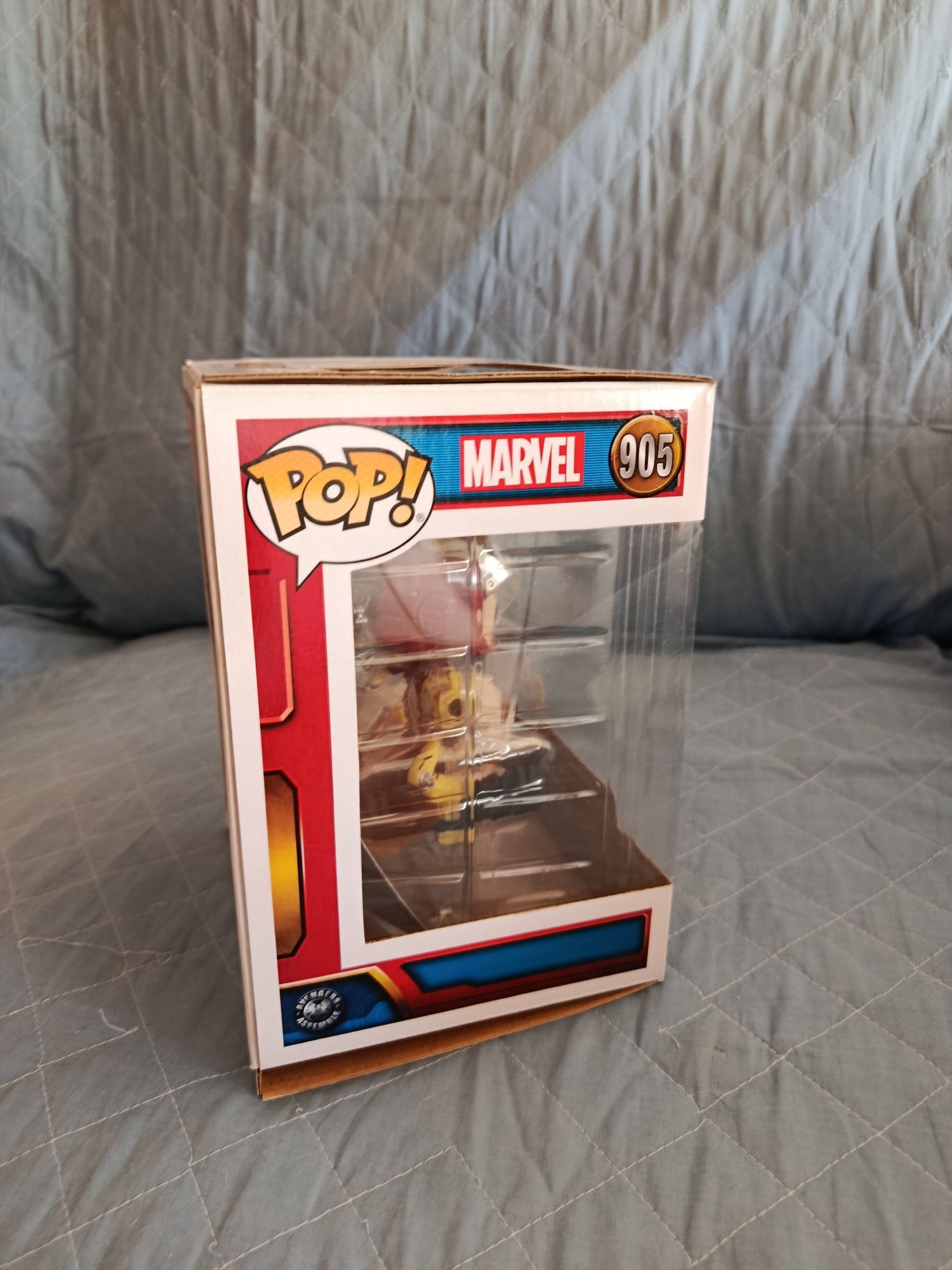 Funko Pop! Marvel: Iron Man with gantry - Glow in the Dark - PX Exclus