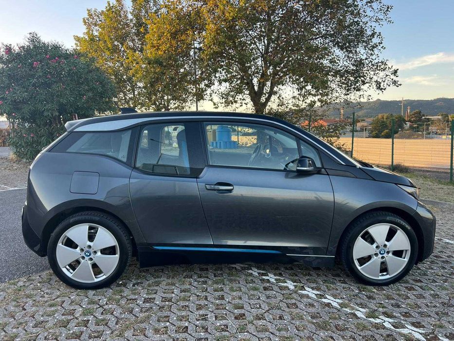 BMW i3 120ah - Garantia 12/2027 ou 160.000kms - Revisões Marca