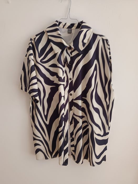 Fato zebra camisa e calções
