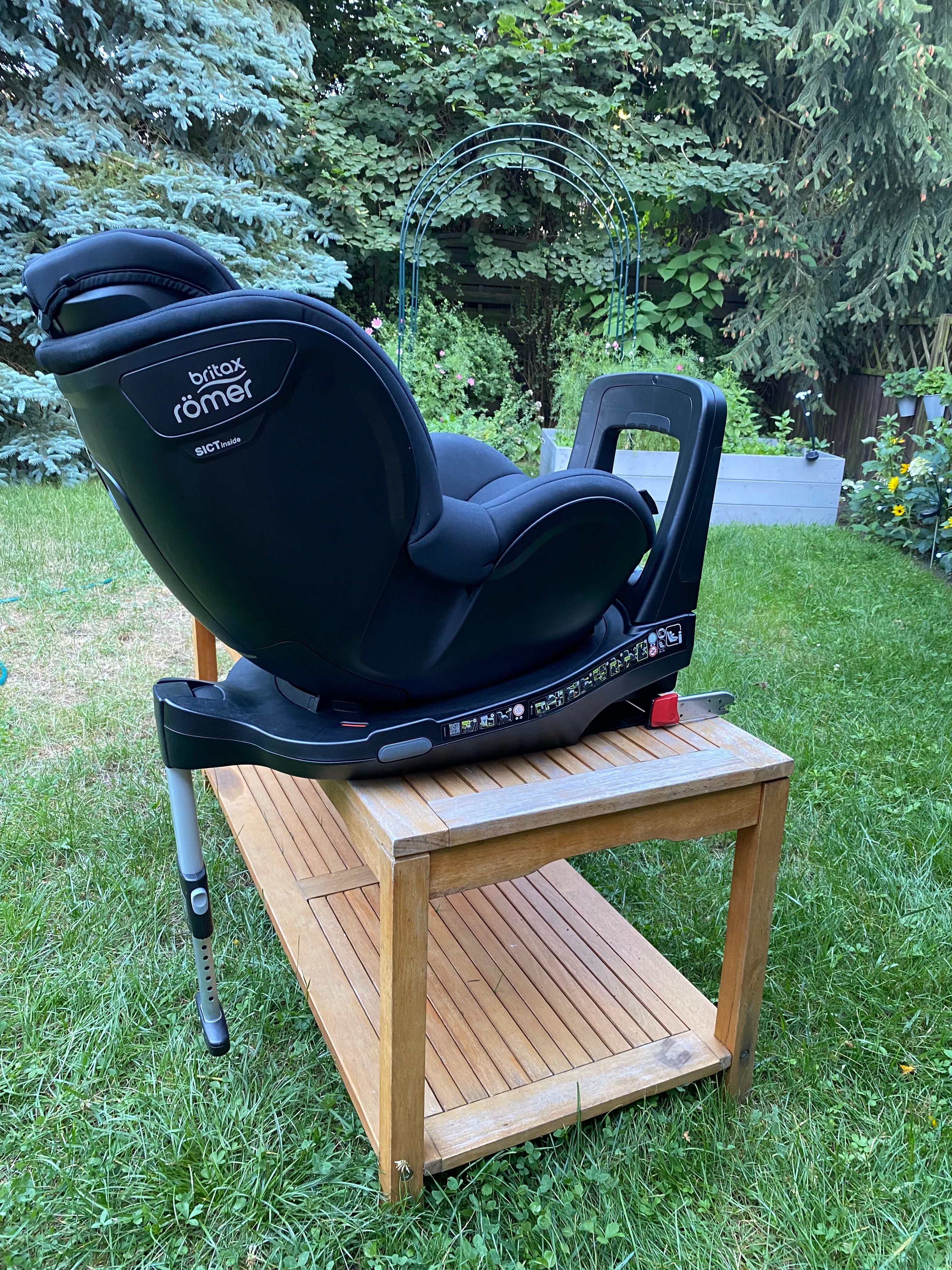 Fotelik Britax Romer Dualfix M I-Size Samochodowy 0-18kg obrotowy