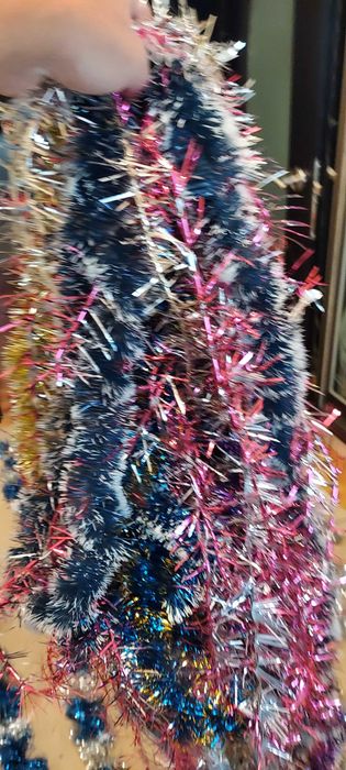 Продаю игрушки на дождик мишуру на елку