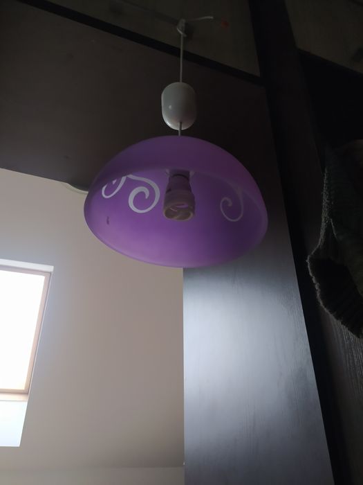 Lampa wiszącą do pokoju dziecięcego