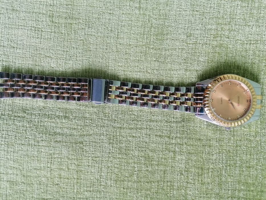 Zestaw zegarków, sprzedaję jako uszkodzone 6 szt.