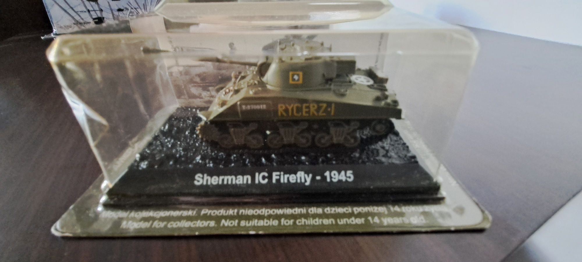 Model Sherman IC Firefly -1945