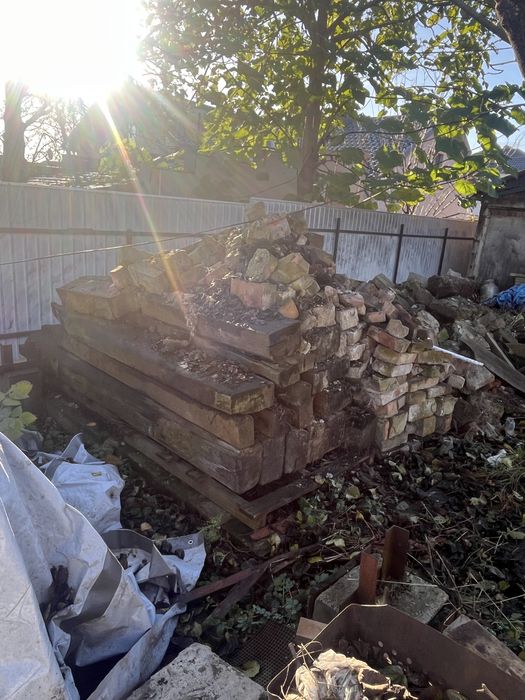 Кірпіч, шпали б/в САМОВИВІЗ