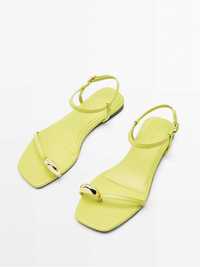 Шкіряні сандалі босоніжки на низьких підборах Масімо Massimo Dutti