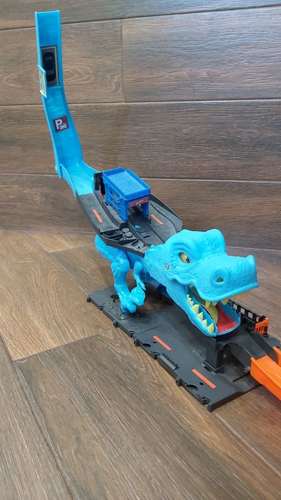 Автотрек hot wheels динозавр