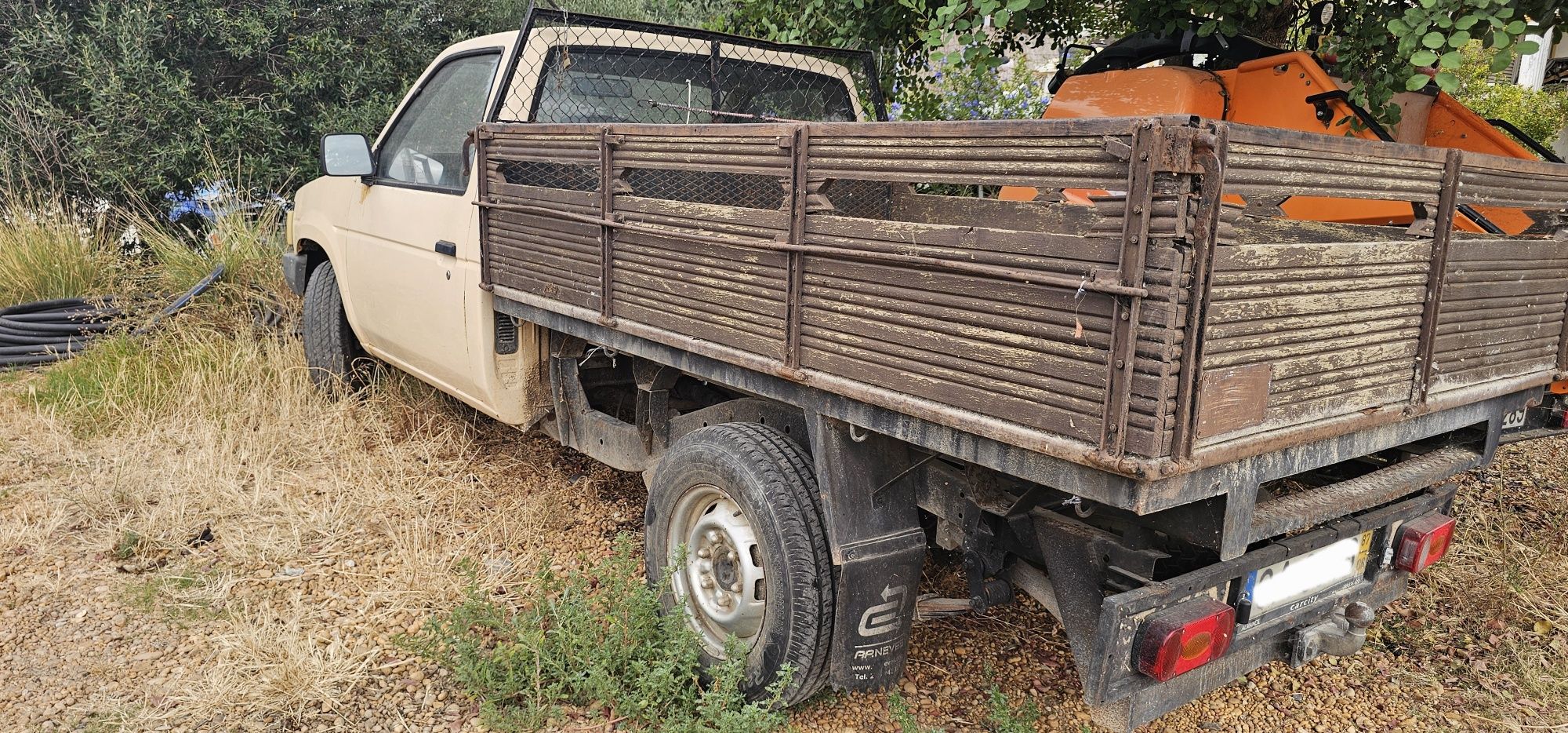 Nissan  d21 com motor avariado