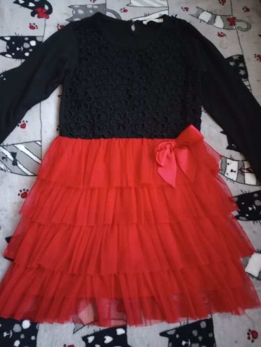 Sukienka elegancka r. 134-140 jak nowa