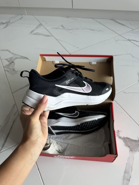 Кросівки NIKE жіночі