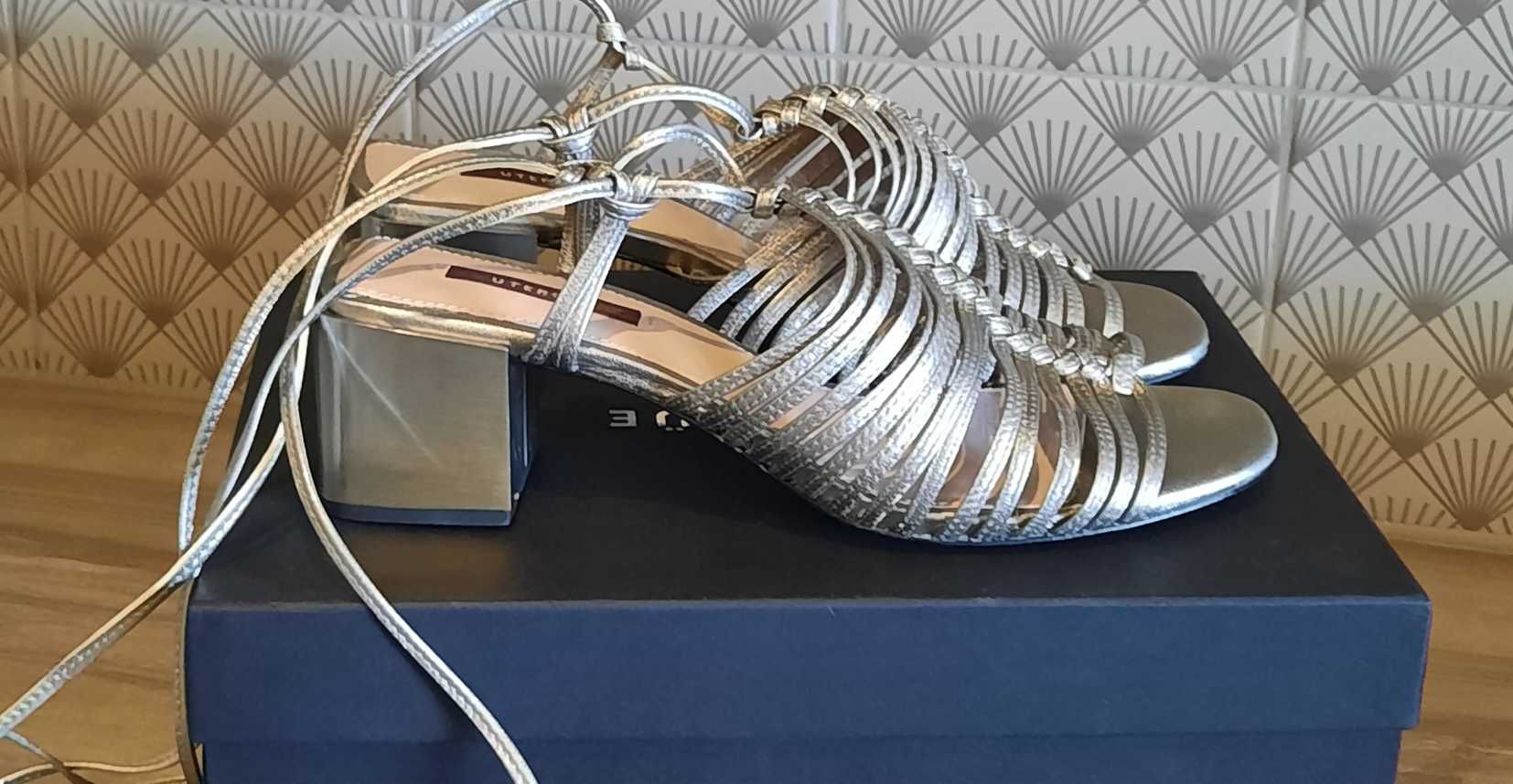Uterque/Massimo Dutti srebrne sandały wiązane skóra r. 39