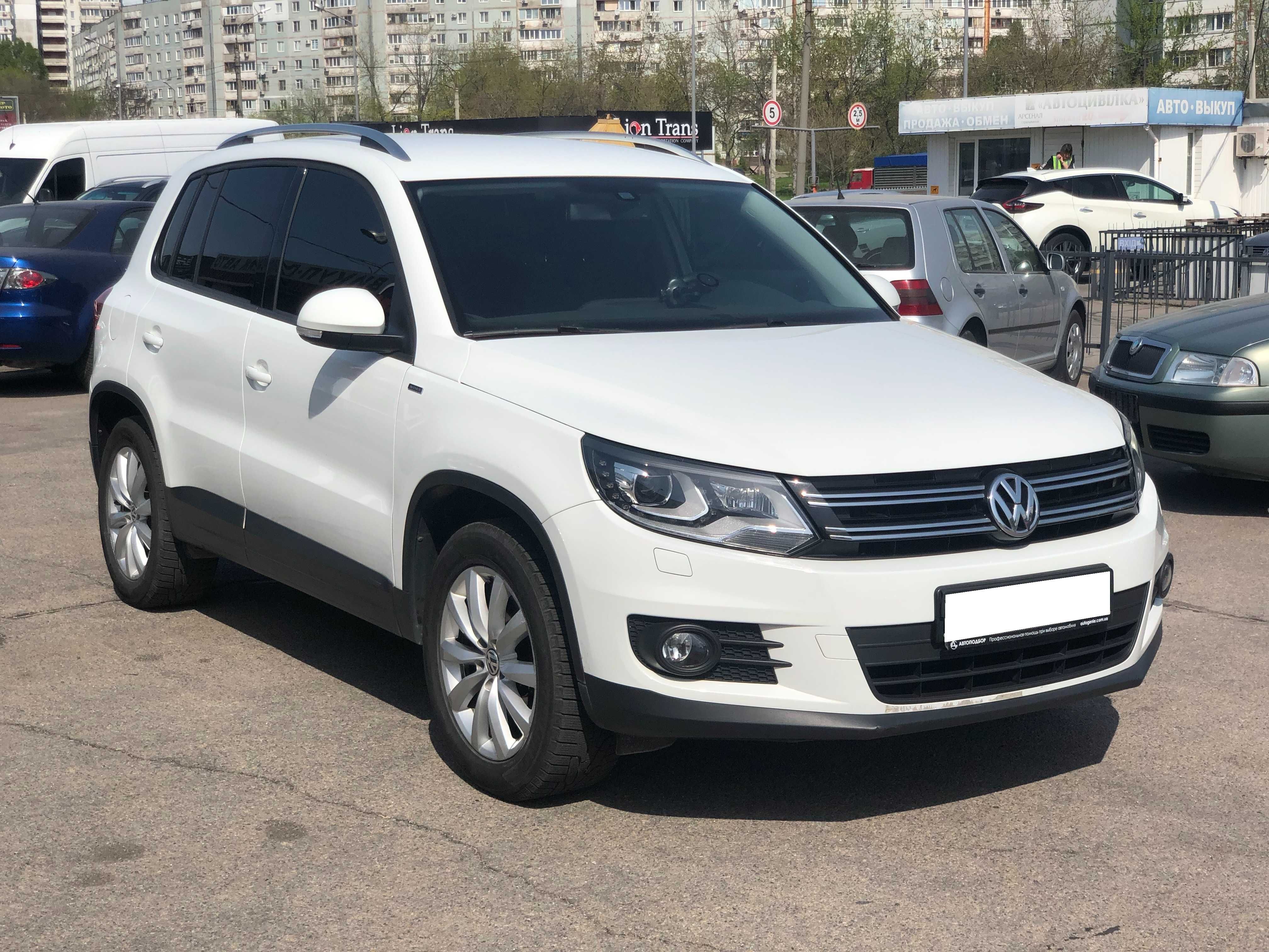 Продам ОФИЦИАЛЬНЫЙ Volkswagen Tiguan 2016 года.