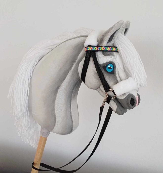 Siwy jasny konik Hobby Horse A4 + sprzęt