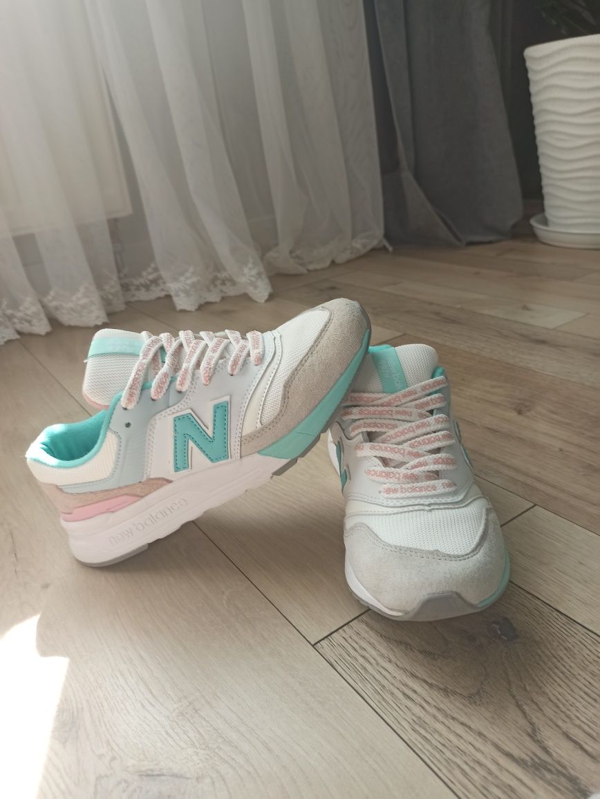 Оригінальні  кросівки New Balance