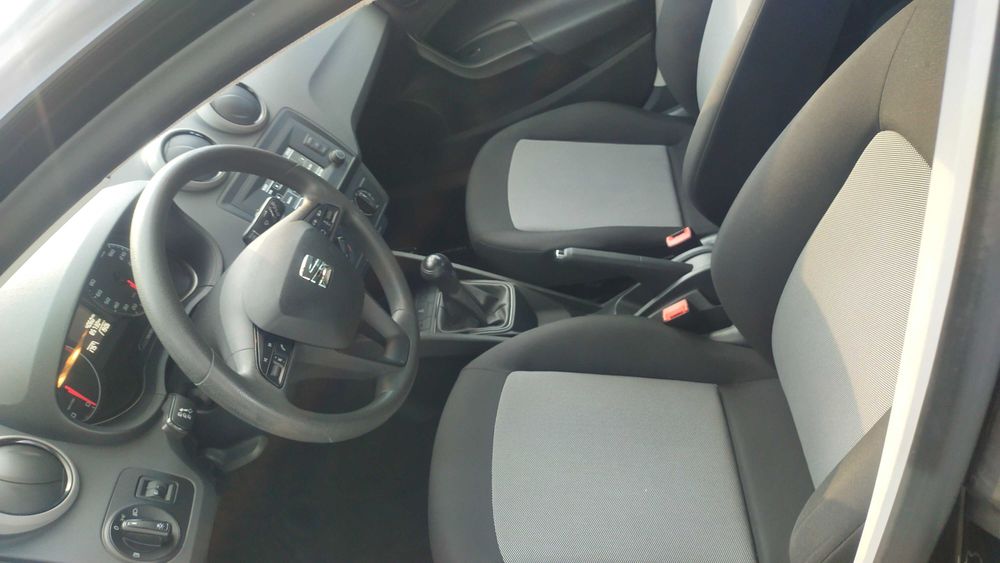 Seat Ibiza IV LIFT klima,ISOFIX,2kluczyki,2x koła,serwis,radio dotykow