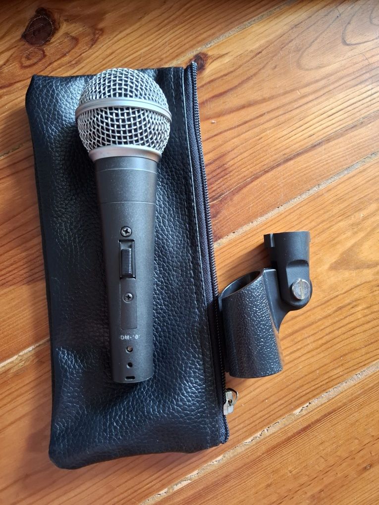 Microfone Soundsation com Suporte