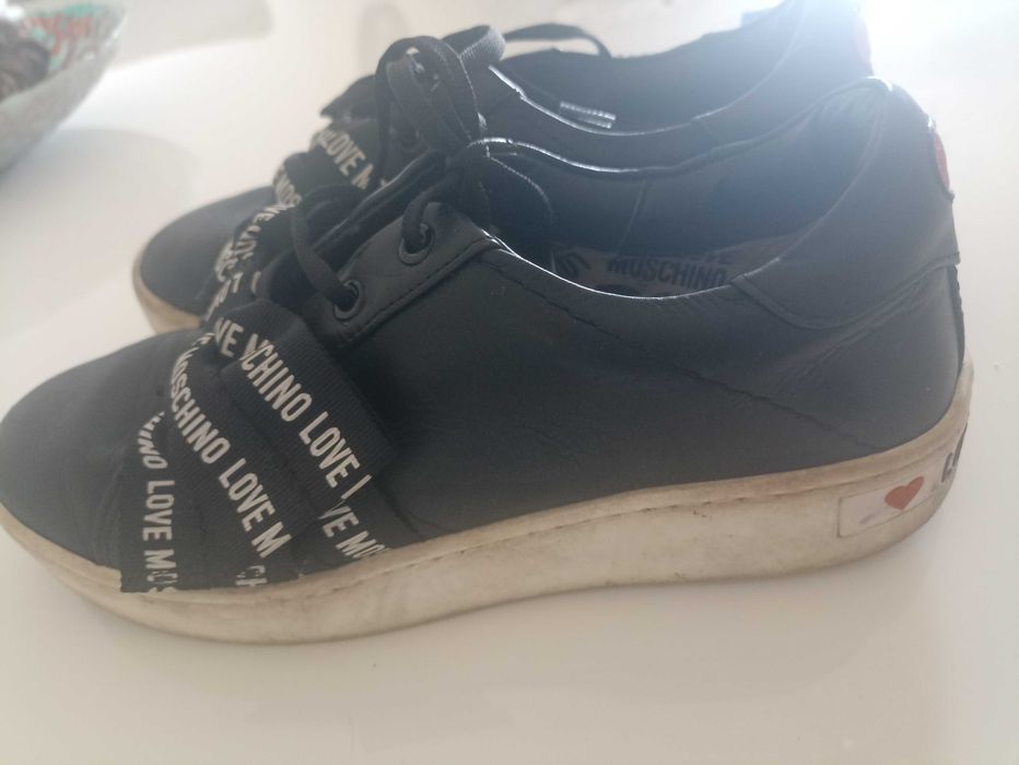 Sapatilhas Love Moschino pretas como novas