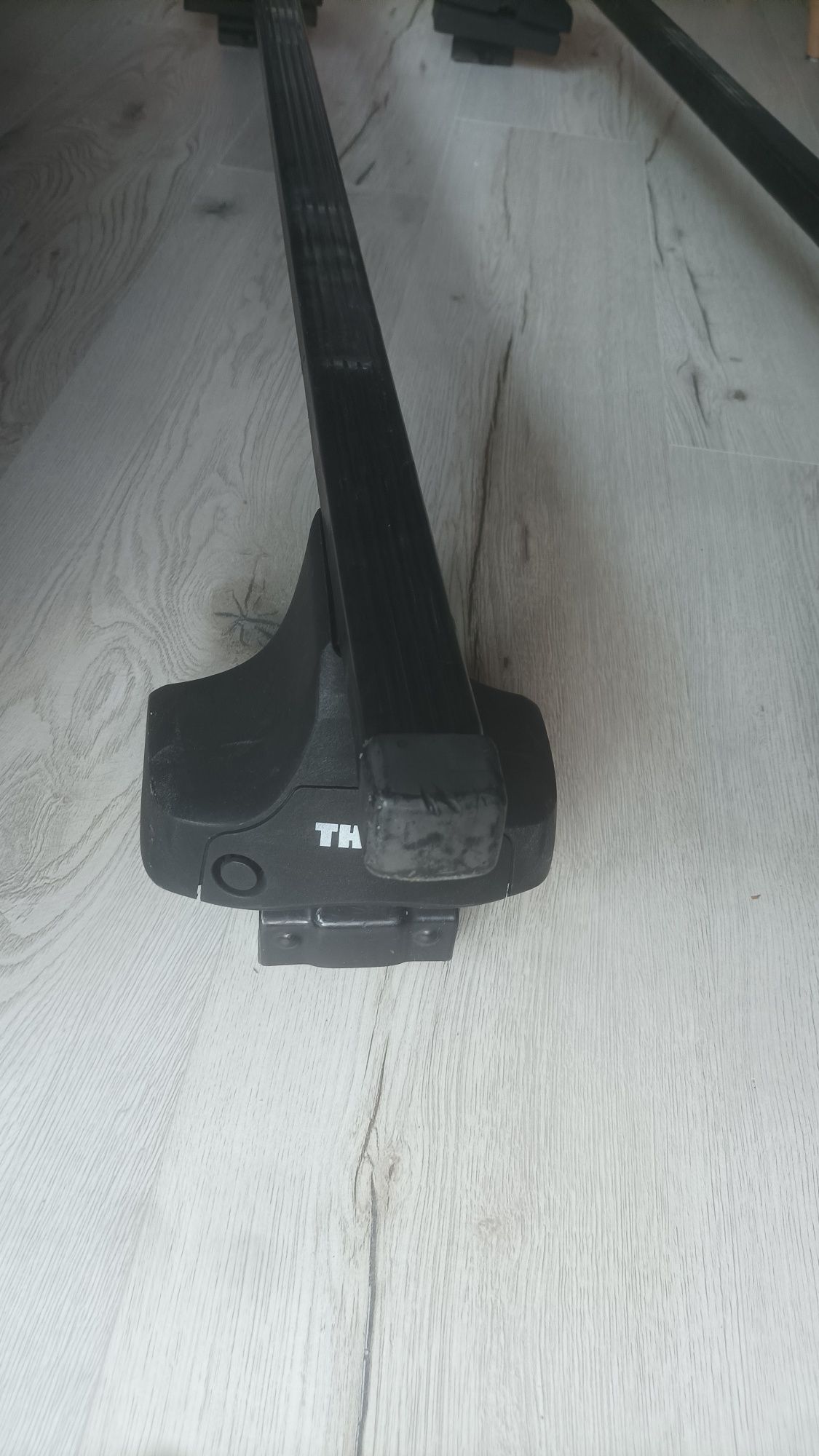 Uchwyty bagażnik Thule  baza ford mondeo MK4 bez relingów