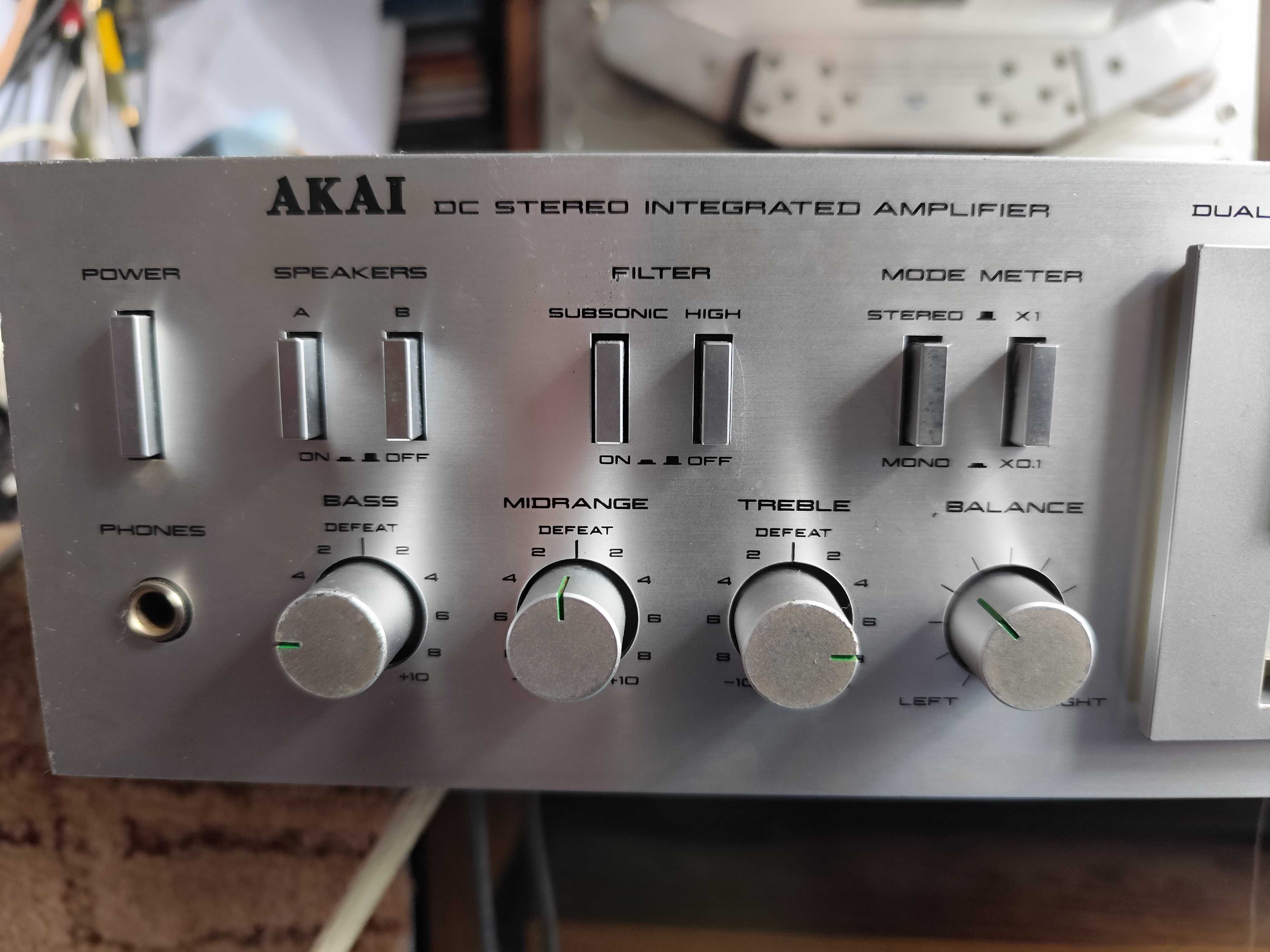 wzmacniacz Akai AM-U04