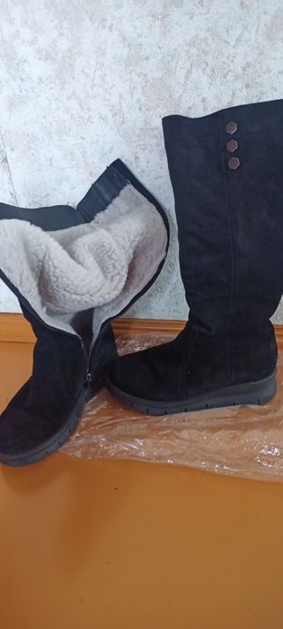 Зимнє жіноче взуття