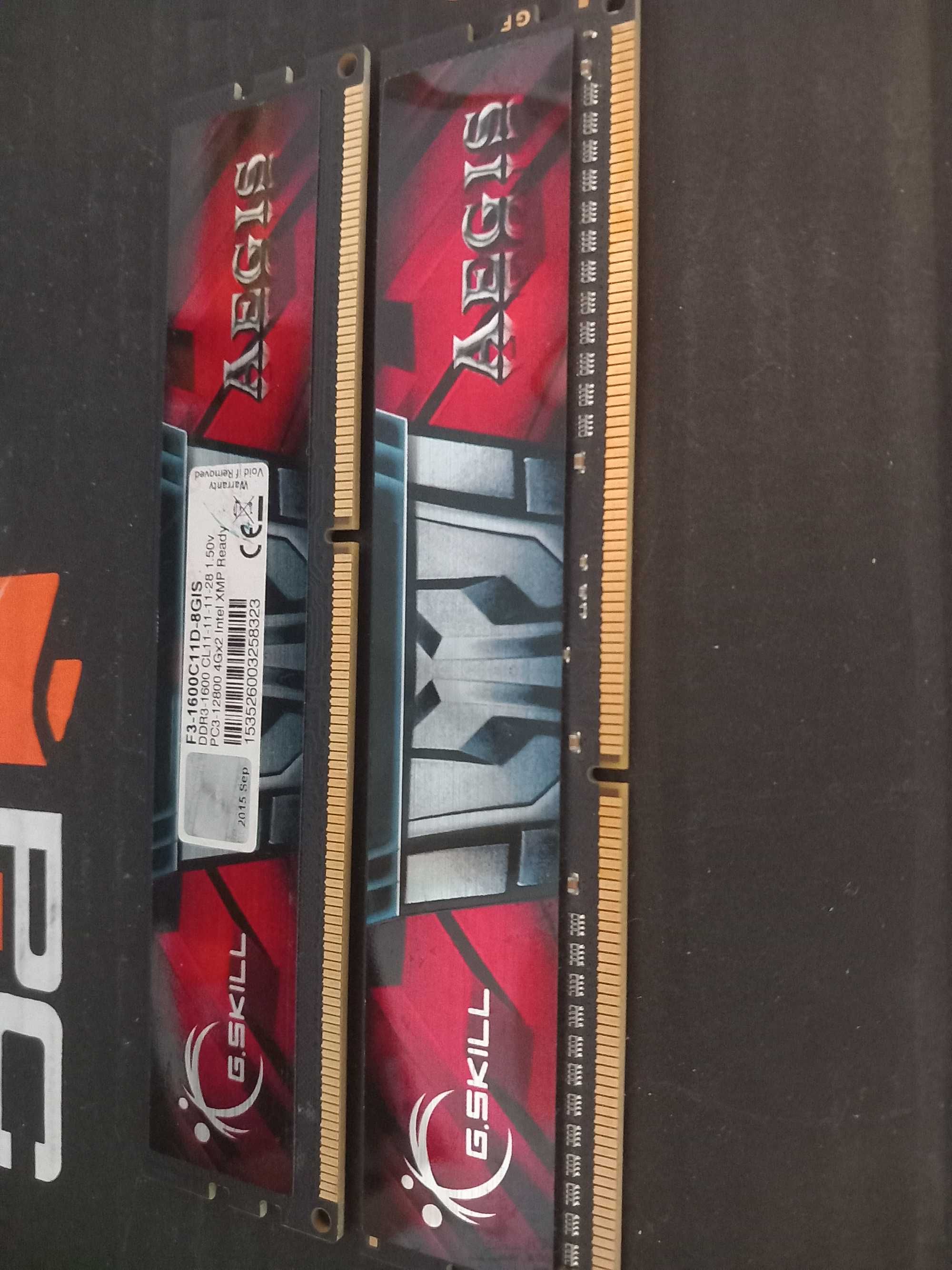 Memória 8GB (2x4GB) DDR3 1600MHz
