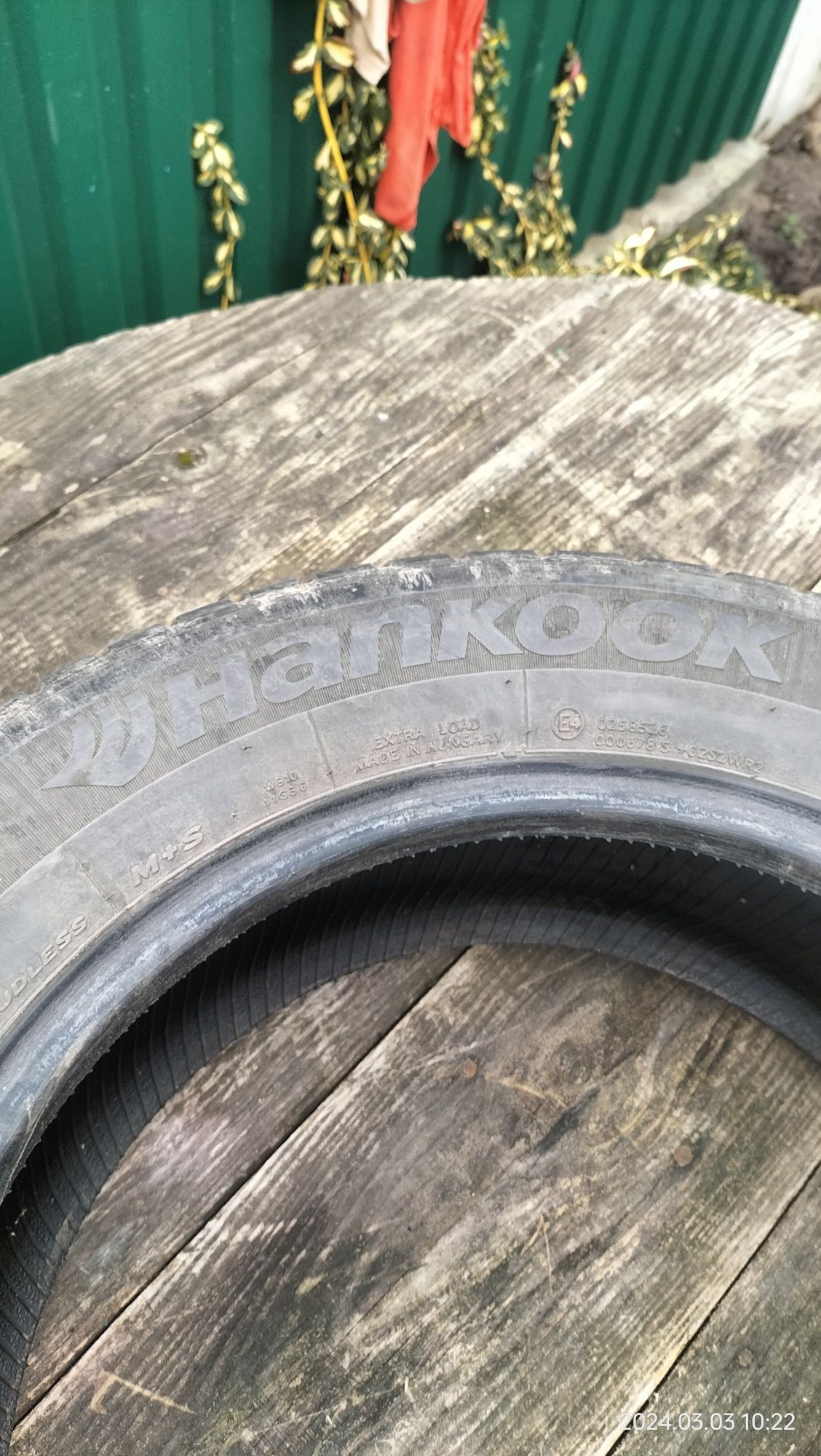 Продам б/у шини 225/60/R17 103V