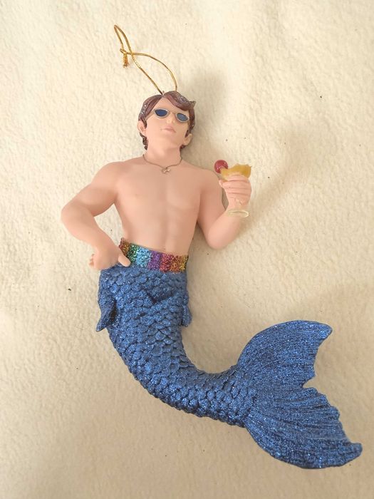 Enfeite sereio merman em porcelana com glitter – vários modelos