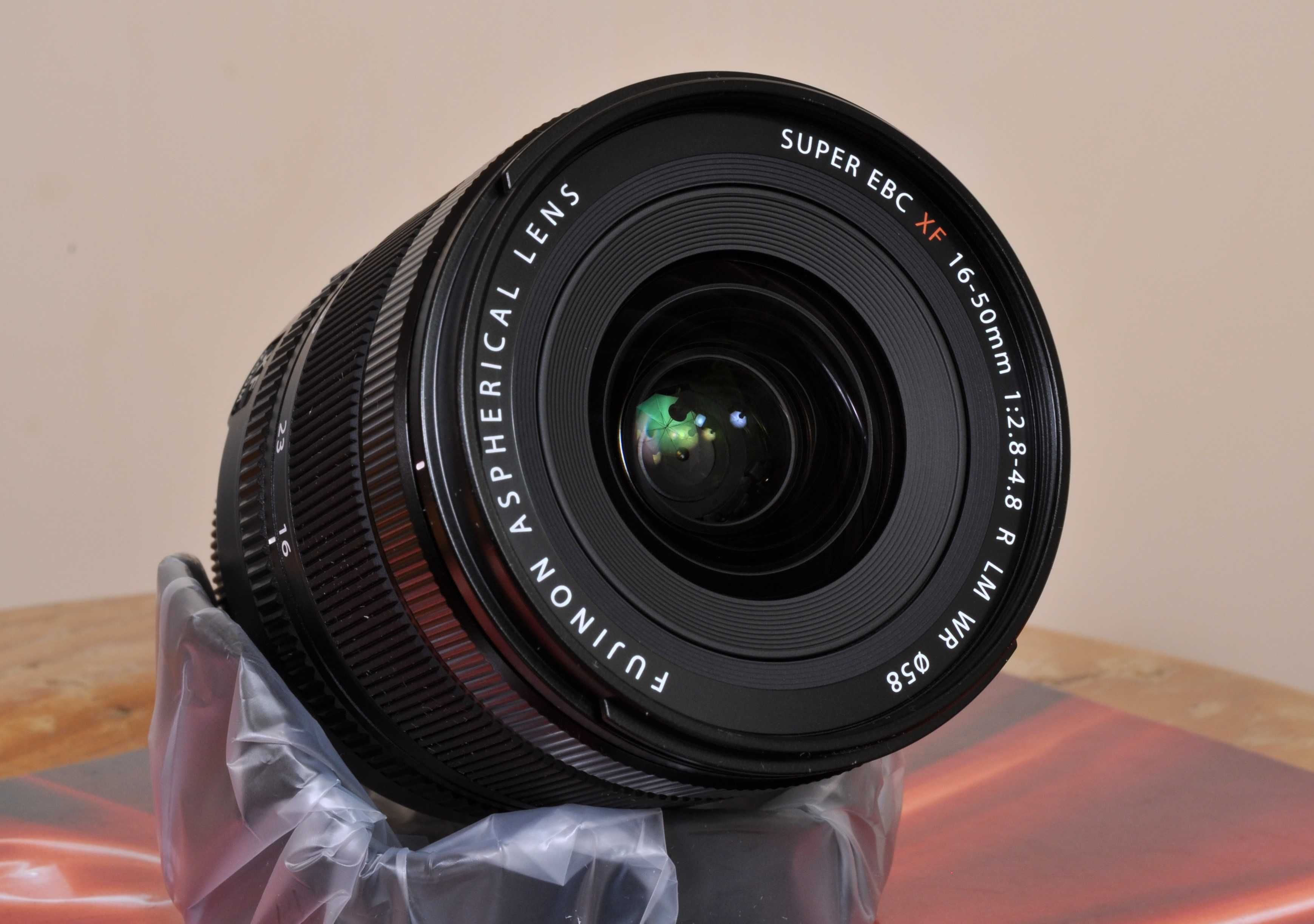 Fuji X-M5 Novo + Fuji XF 16x50 F: 2.8-4.8 WR como novo. Bateria estra.