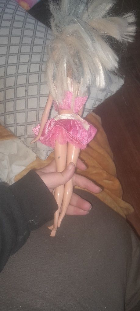 Boneca Barbie como nova